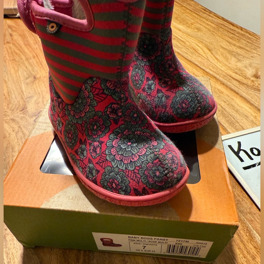 Baby Bogs Pansy Size 7 GUC